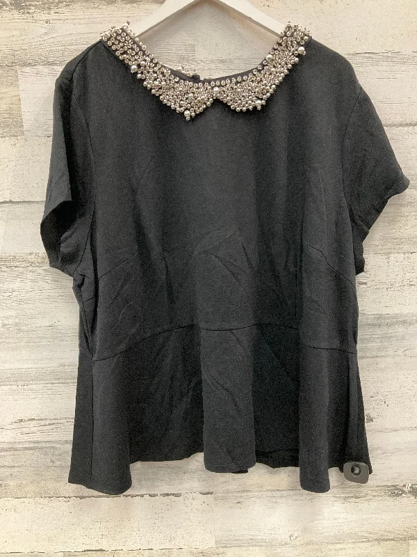 Top Short Sleeve By Carmen Marc Valvo In Black, Size: 3x